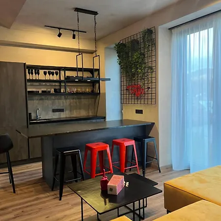 Imperial - Design In Center, Private Parking ゲストハウス