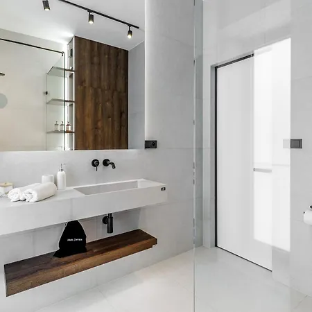 Imperial - Design In Center, Private Parking 4* Besztercebánya