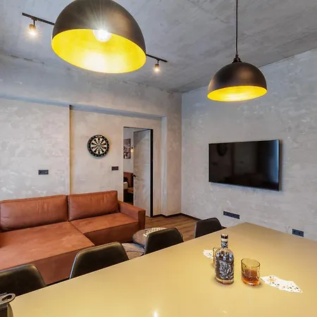 Imperial Residence, 6 Design 60m2, Center, Terraces, Ac, Parking 4* Banská Bystrica